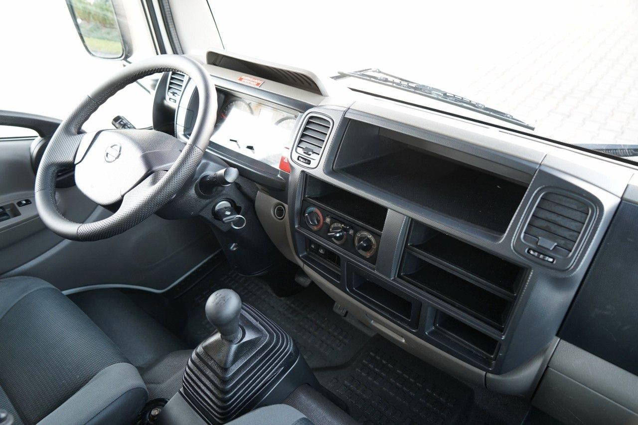 Camión con plataforma elevadora Nissan CABSTAR / ZWYŻKA 16,3 METRÓW / BLIŹNIAK / UDŹWIG: foto 36 Camión con plataforma elevadora Nissan CABSTAR / ZWYŻKA 16,3 METRÓW / BLIŹNIAK / UDŹWIG: foto 36