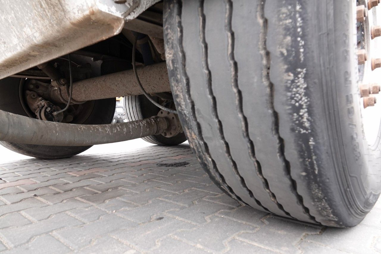 Semirremolque silo Spitzer CEMENTONACZEPA / 37 000 L / SILOS / 3 KOMORY / O: foto 13