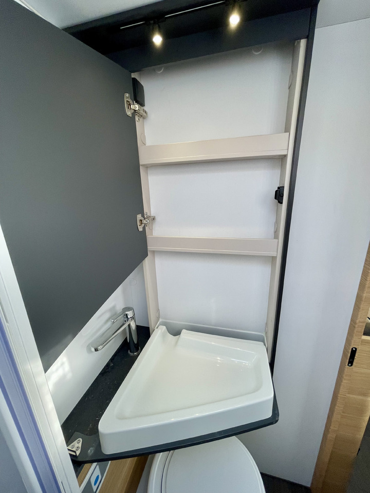 Autocaravana capuchina ADRIA: foto 17 Autocaravana capuchina ADRIA: foto 17