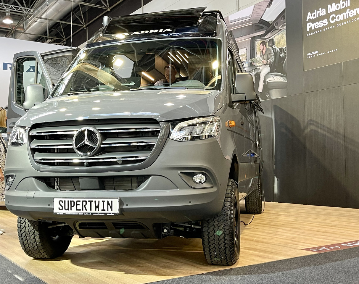 ADRIA Super Twin 700 SGX - Cámper: foto 2 ADRIA Super Twin 700 SGX - Cámper: foto 2