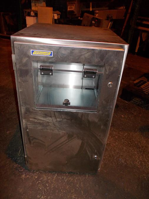 Armagard SPRI-700-UK Water proof rack mount computer cabinet - Maquinaria industrial: foto 1 Armagard SPRI-700-UK Water proof rack mount computer cabinet - Maquinaria industrial: foto 1