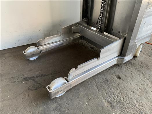 Syspal Tote bin lifter - Maquinaria de alimentación: foto 3 Syspal Tote bin lifter - Maquinaria de alimentación: foto 3