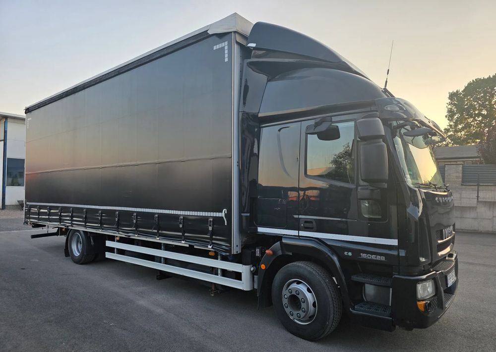 Iveco EUROCARGO 160E28 19 PAL. / FIRANKA / MANUAL / - Camión lona: foto 2 Iveco EUROCARGO 160E28 19 PAL. / FIRANKA / MANUAL / - Camión lona: foto 2