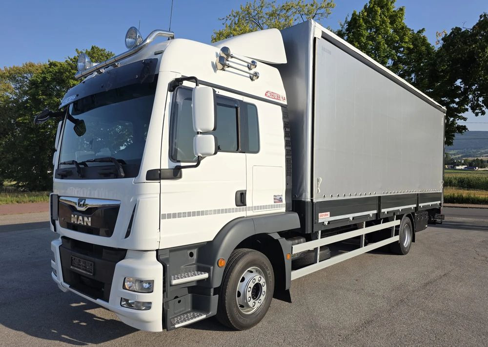 MAN TGM 15.290 / BURTO-FIRANKA / CAŁY NA PODUSZKACH /KLIMA POSTOJOWA / 2018R / NISKI PRZEBIEG / 18 PALET / E6 / JAK NOWY / WINDA / - Camión lona: foto 2 MAN TGM 15.290 / BURTO-FIRANKA / CAŁY NA PODUSZKACH /KLIMA POSTOJOWA / 2018R / NISKI PRZEBIEG / 18 PALET / E6 / JAK NOWY / WINDA / - Camión lona: foto 2