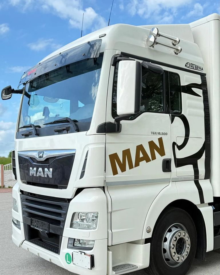 MAN TGX 18.500/18.430/TGM/TGL/2019/KONTENER/IZOTERMA/WINDA/18PALET/JAK NOWY/E6/SPROWADZONY/SERWISOWANY - Camión caja cerrada: foto 5 MAN TGX 18.500/18.430/TGM/TGL/2019/KONTENER/IZOTERMA/WINDA/18PALET/JAK NOWY/E6/SPROWADZONY/SERWISOWANY - Camión caja cerrada: foto 5