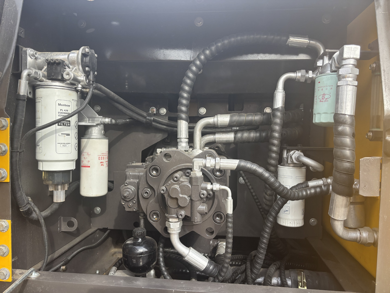 Excavadora de cadenas Volvo EC 240: foto 9