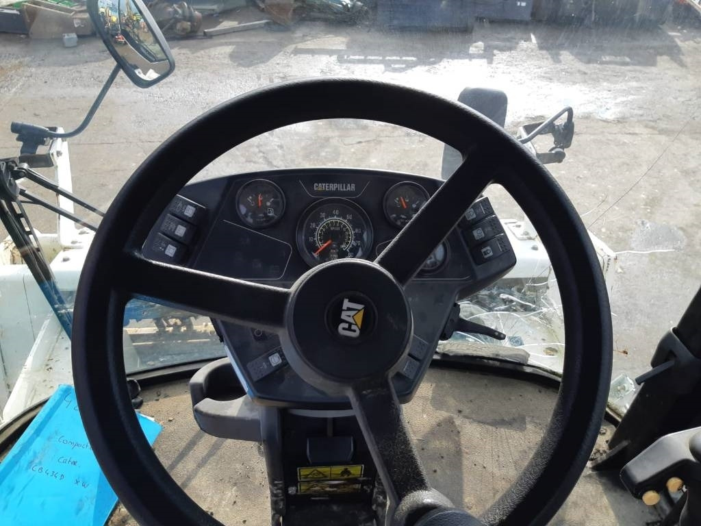 CAT CB 434 D - Apisonadora de asfalto: foto 5 CAT CB 434 D - Apisonadora de asfalto: foto 5