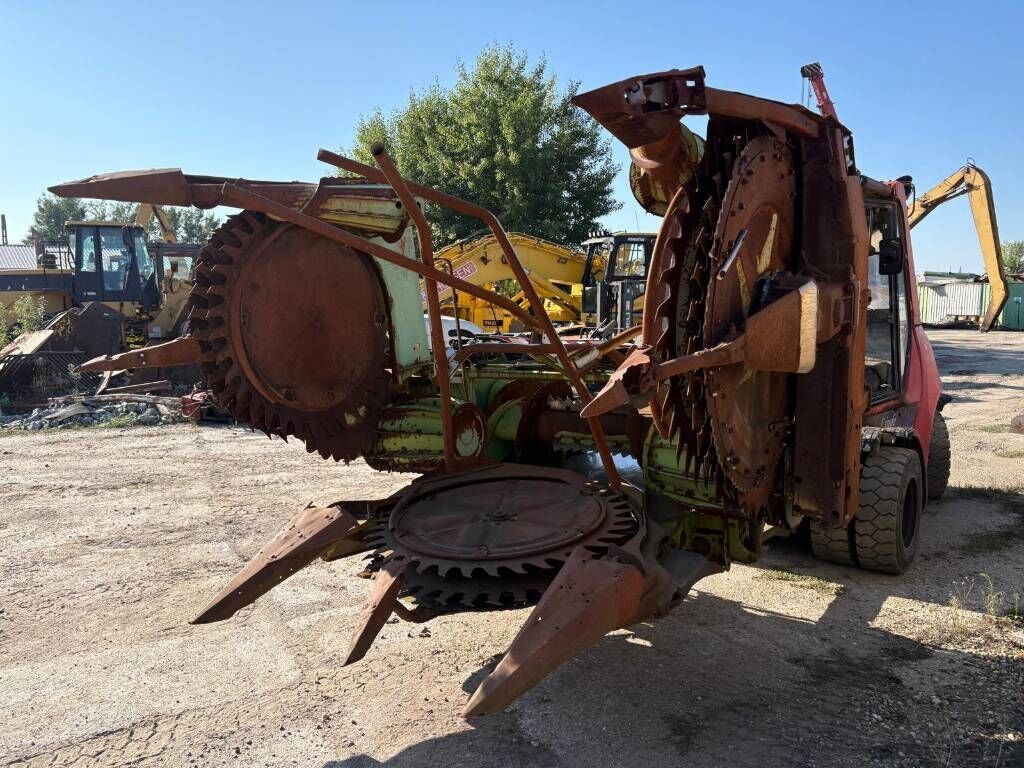 Claas RU 450 Claas RU 450 - Cosechadora de forraje: foto 2 Claas RU 450 Claas RU 450 - Cosechadora de forraje: foto 2