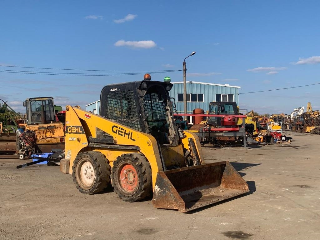 Gehl R 220 - Minicargadora: foto 4 Gehl R 220 - Minicargadora: foto 4