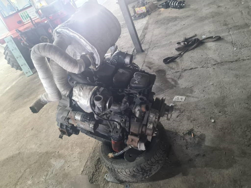 Iveco F4GE9484F ENGINE - Motor para Maquinaria de construcción: foto 2 Iveco F4GE9484F ENGINE - Motor para Maquinaria de construcción: foto 2