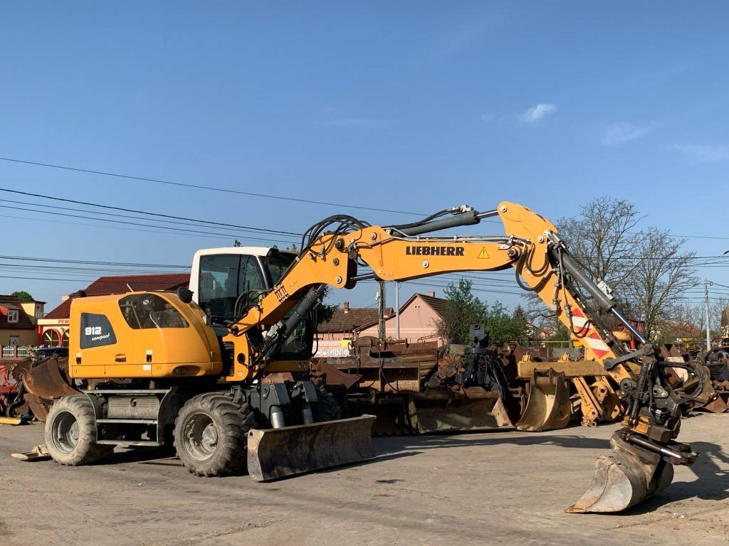 Liebherr A912 Compact+Engcon Rototilt - Excavadora de ruedas: foto 2 Liebherr A912 Compact+Engcon Rototilt - Excavadora de ruedas: foto 2