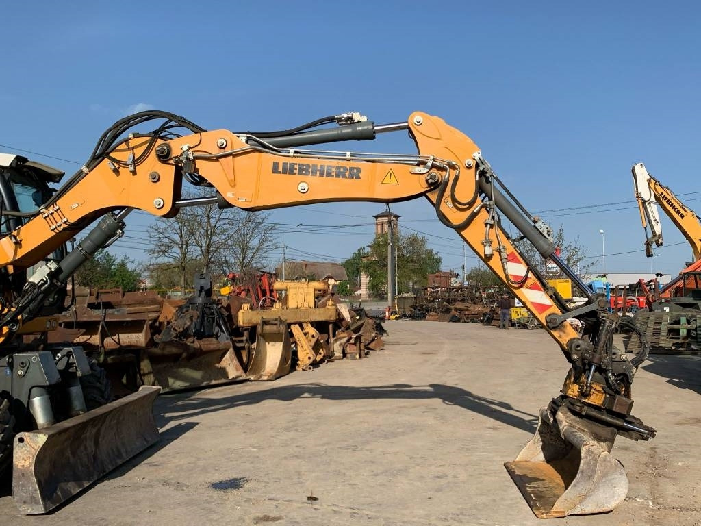 Liebherr A912 Compact+Engcon Rototilt - Excavadora de ruedas: foto 5 Liebherr A912 Compact+Engcon Rototilt - Excavadora de ruedas: foto 5