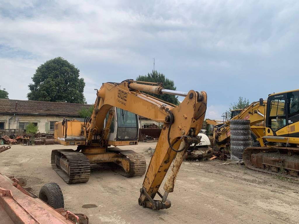 Liebherr R902 For Parts Liebherr R902 For Parts - Excavadora de cadenas: foto 4 Liebherr R902 For Parts Liebherr R902 For Parts - Excavadora de cadenas: foto 4