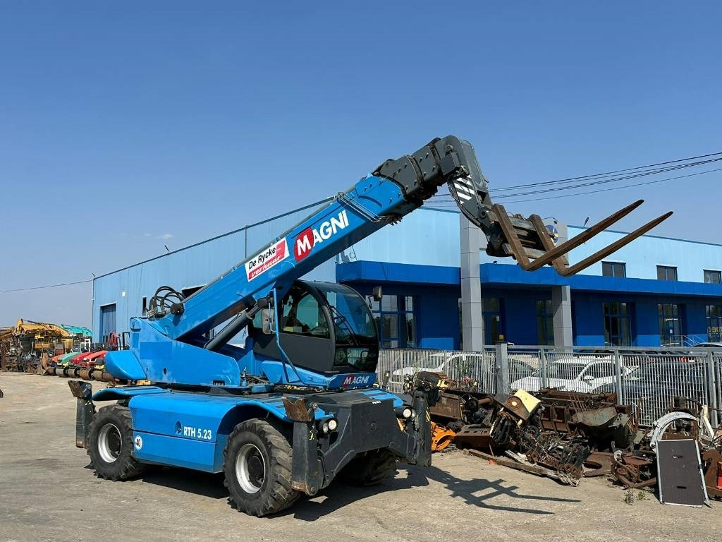 Magni RTH 5,23 - Manipulador telescópico: foto 4 Magni RTH 5,23 - Manipulador telescópico: foto 4