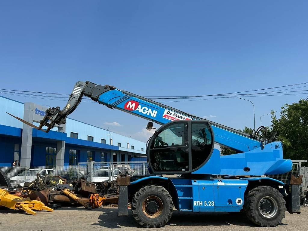 Magni RTH 5,23 - Manipulador telescópico: foto 2 Magni RTH 5,23 - Manipulador telescópico: foto 2