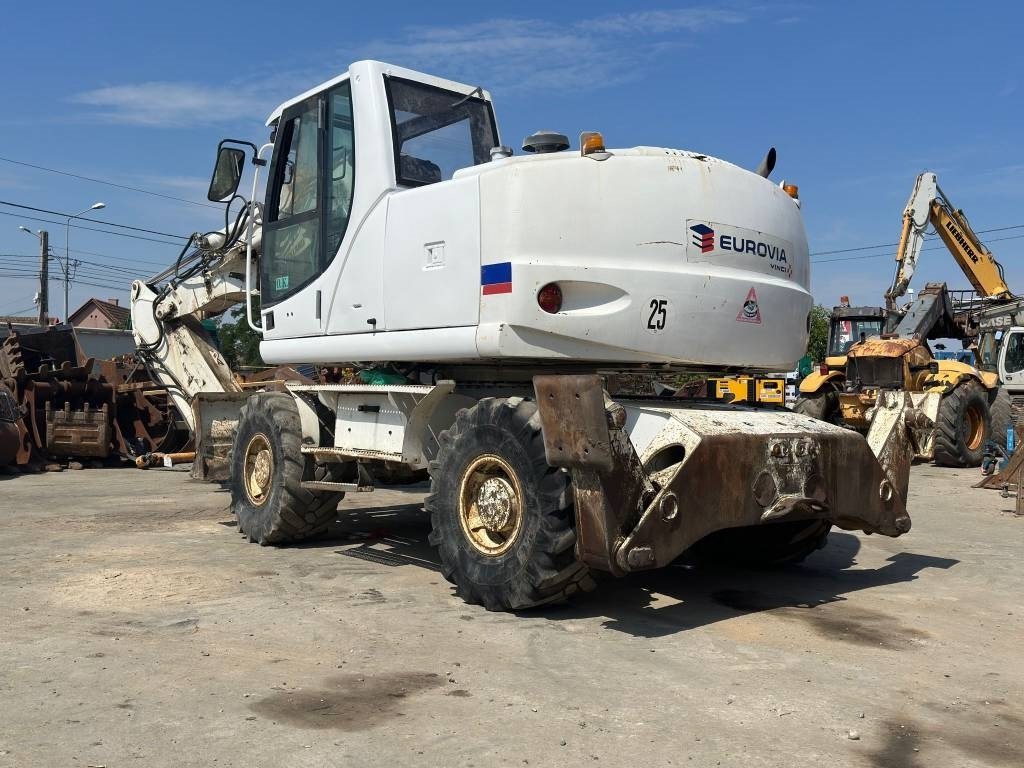 New Holland MH Plus - Excavadora de ruedas: foto 5 New Holland MH Plus - Excavadora de ruedas: foto 5