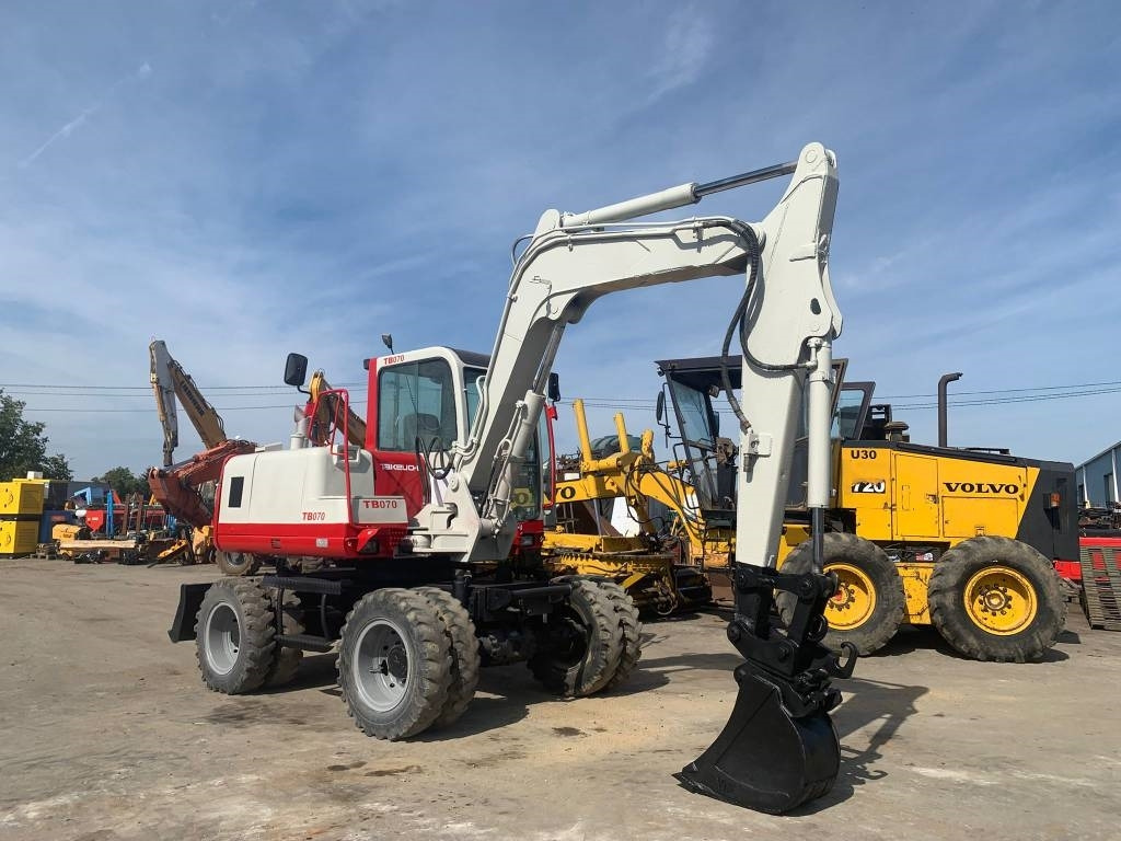 Takeuchi TB070W - Excavadora de ruedas: foto 2 Takeuchi TB070W - Excavadora de ruedas: foto 2