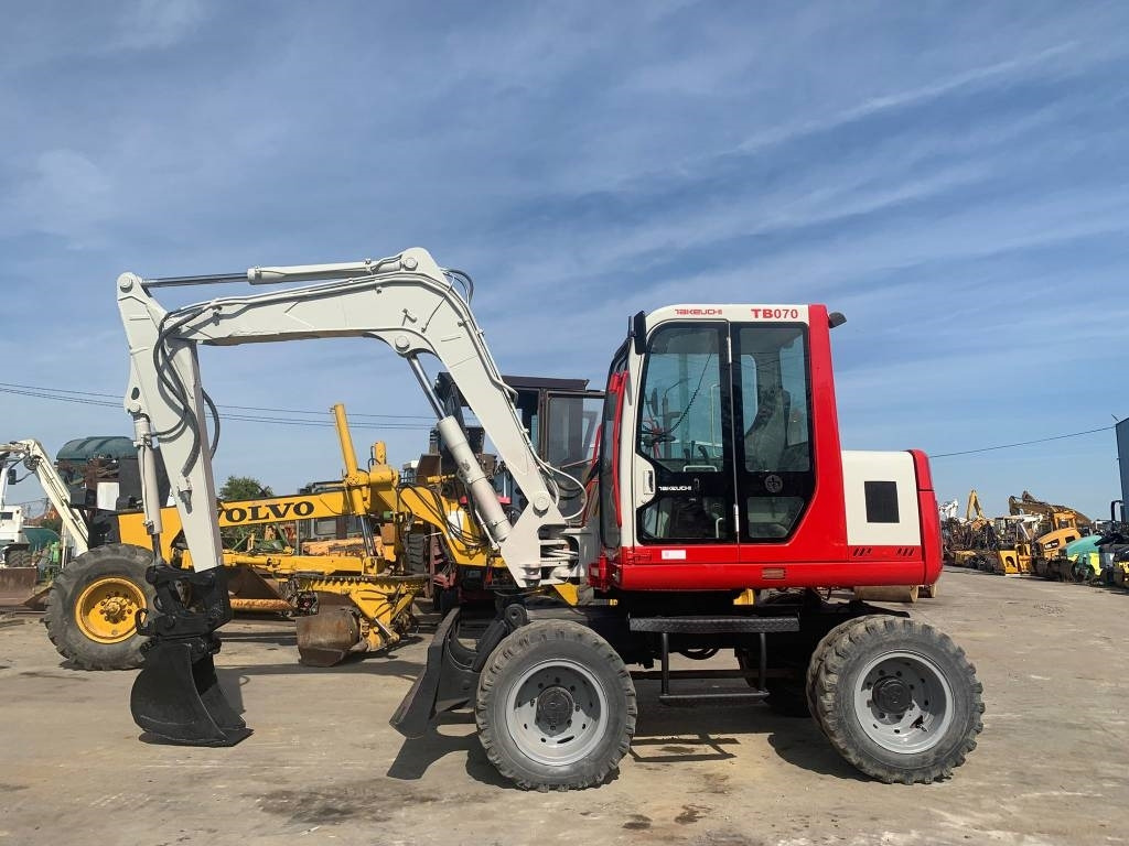 Excavadora de ruedas Takeuchi TB070W: foto 6 Excavadora de ruedas Takeuchi TB070W: foto 6