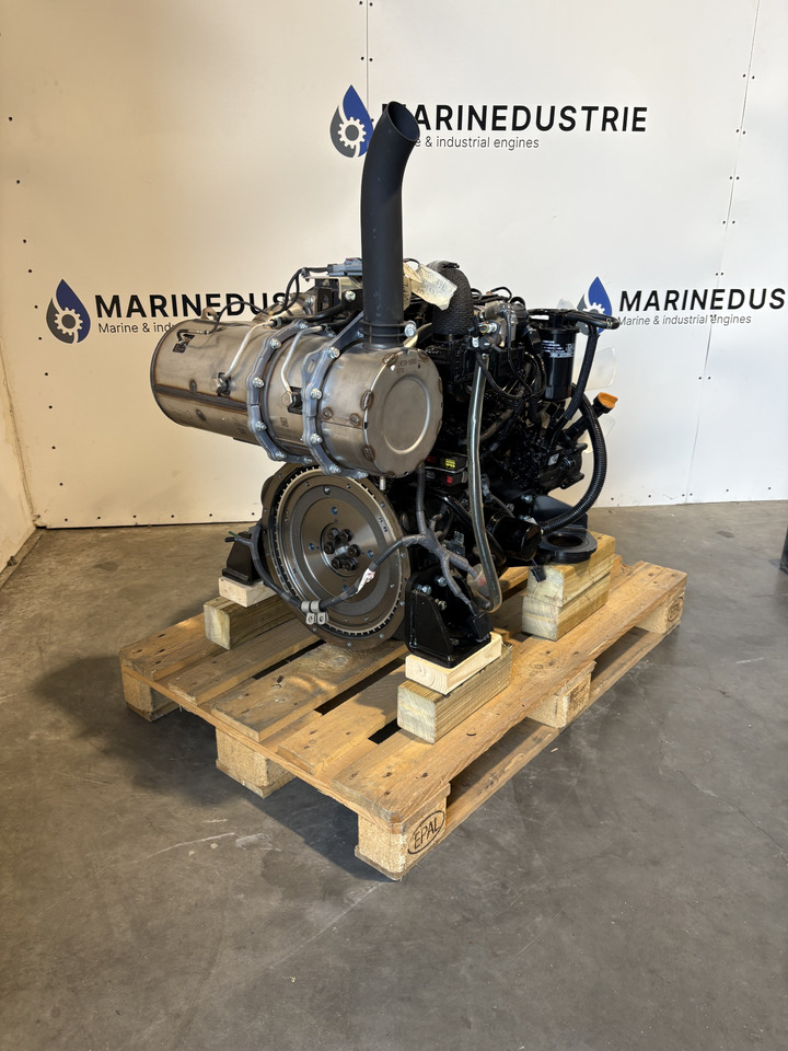YANMAR 4TNV98CT - Motor para Maquinaria de construcción: foto 2 YANMAR 4TNV98CT - Motor para Maquinaria de construcción: foto 2