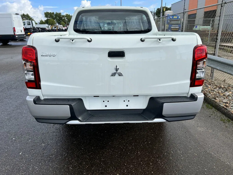 Mitsubishi L200 4x4 - 8 UNITS in WHITE 2.5 D GL Double Cab - EURO 2 - NEW!! Ready for work!!!** - Pick-up, Furgoneta combi: foto 3 Mitsubishi L200 4x4 - 8 UNITS in WHITE 2.5 D GL Double Cab - EURO 2 - NEW!! Ready for work!!!** - Pick-up, Furgoneta combi: foto 3