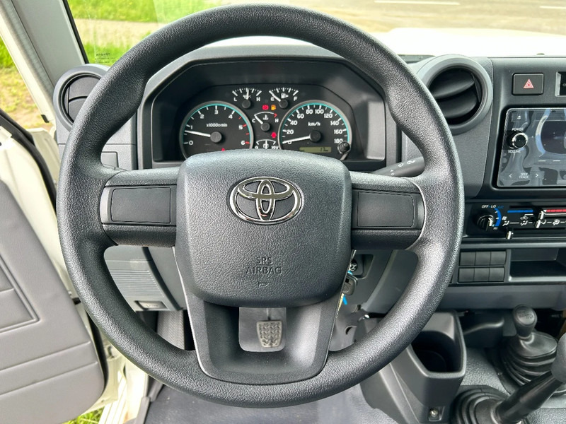 Foto del interior 1: Pick-up, Furgoneta combi Toyota Land Cruiser NEW MODEL HZJ79 4x4 4.2D Double Cab - EURO 3 - NEW!! 11 UNITS directly available