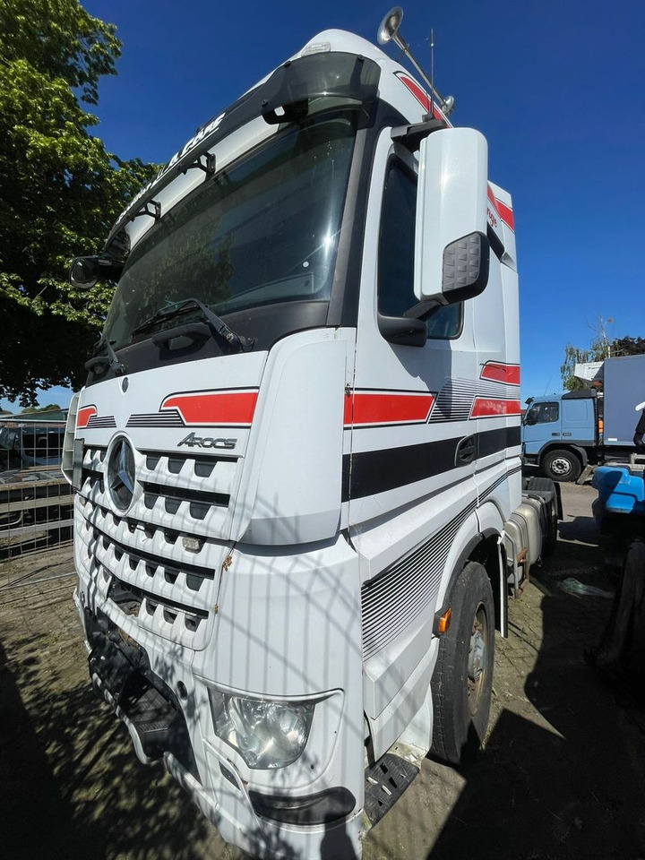 Mercedes-Benz 1845MP4 HD 4x4 - Cabeza tractora: foto 1 Mercedes-Benz 1845MP4 HD 4x4 - Cabeza tractora: foto 1