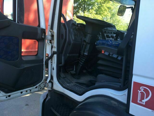 Iveco ML120 E22 Kühlkoffer LBW Deutsche Maschine - Camión frigorífico: foto 5 Iveco ML120 E22 Kühlkoffer LBW Deutsche Maschine - Camión frigorífico: foto 5