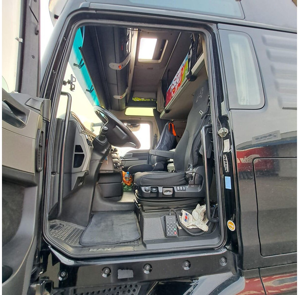 MAN 26.500 - Camión portacontenedore/ Intercambiable: foto 4 MAN 26.500 - Camión portacontenedore/ Intercambiable: foto 4