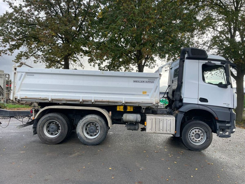 Mercedes-Benz 2648 3348 - Camión volquete: foto 3 Mercedes-Benz 2648 3348 - Camión volquete: foto 3