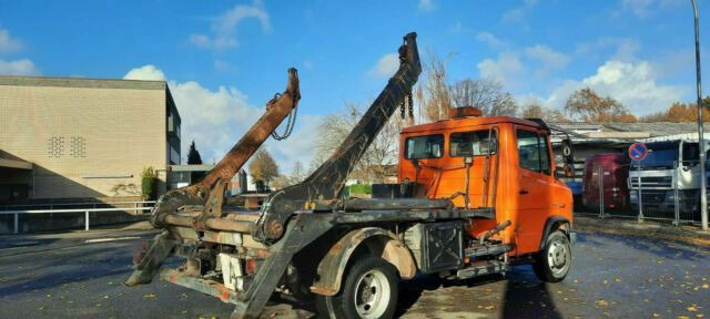 Mercedes-Benz 818D Absetzkipper/Meiller Euro:4 1-Hand - Camión portacontenedor de cadenas: foto 2 Mercedes-Benz 818D Absetzkipper/Meiller Euro:4 1-Hand - Camión portacontenedor de cadenas: foto 2