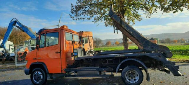 Mercedes-Benz 818D Absetzkipper/Meiller Euro:4 1-Hand - Camión portacontenedor de cadenas: foto 4 Mercedes-Benz 818D Absetzkipper/Meiller Euro:4 1-Hand - Camión portacontenedor de cadenas: foto 4