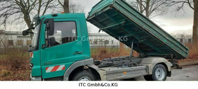 Mercedes-Benz 822 K 4x2 Kipper AHK Diff/Sperre - Furgoneta basculante: foto 2 Mercedes-Benz 822 K 4x2 Kipper AHK Diff/Sperre - Furgoneta basculante: foto 2