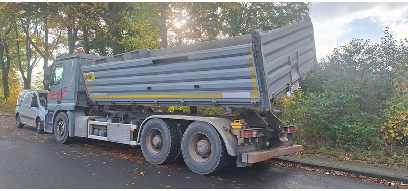 Mercedes-Benz Actros 2651 V8 6x4 - Camión volquete: foto 3 Mercedes-Benz Actros 2651 V8 6x4 - Camión volquete: foto 3