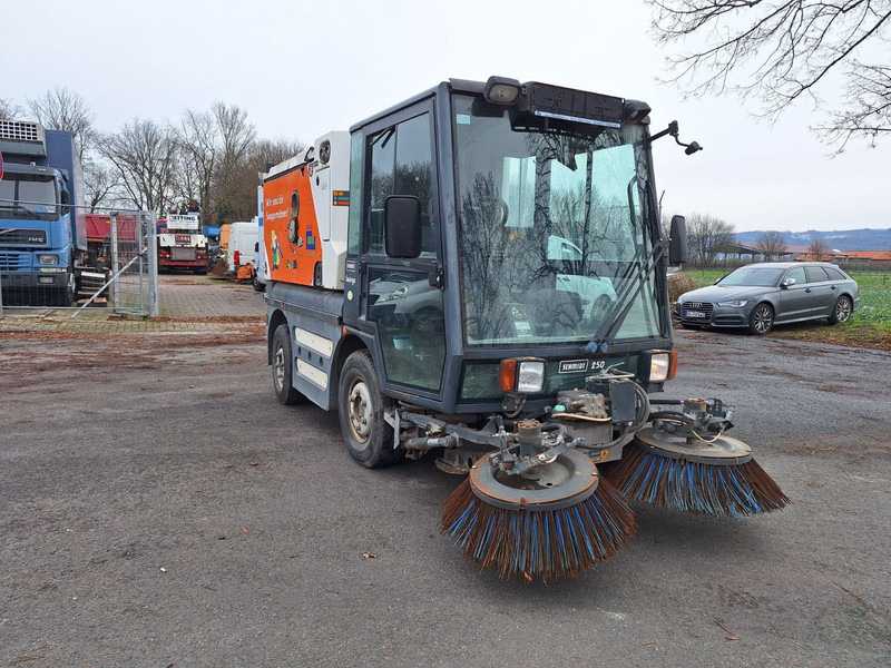 Schmidt Hagen Kehrmaschine K449 - Barredora vial: foto 3 Schmidt Hagen Kehrmaschine K449 - Barredora vial: foto 3