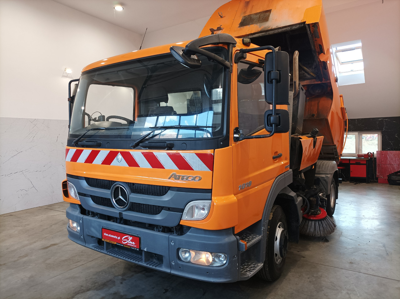 Barredora vial MERCEDES-BENZ Atego 1018 Zamiatarka Kehrmaschine BUCHER Szczotki L/R PM10 2 Silniki 2012r: foto 7