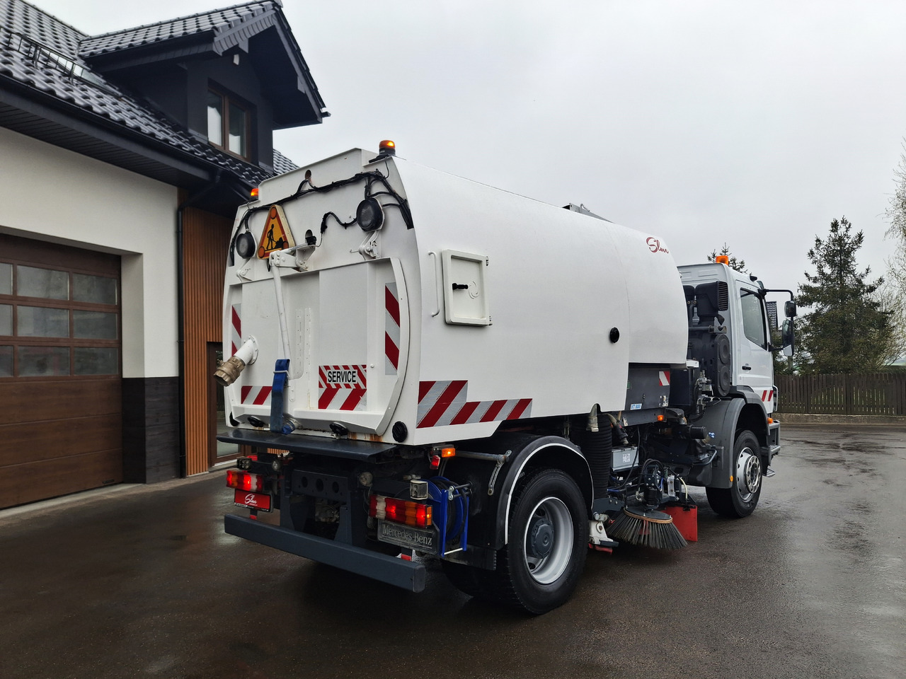 MERCEDES-BENZ Axor 1829 Zamiatarka Kehrmaschine Johnston 2 Motoren Karcher L/R - Barredora vial: foto 4 MERCEDES-BENZ Axor 1829 Zamiatarka Kehrmaschine Johnston 2 Motoren Karcher L/R - Barredora vial: foto 4