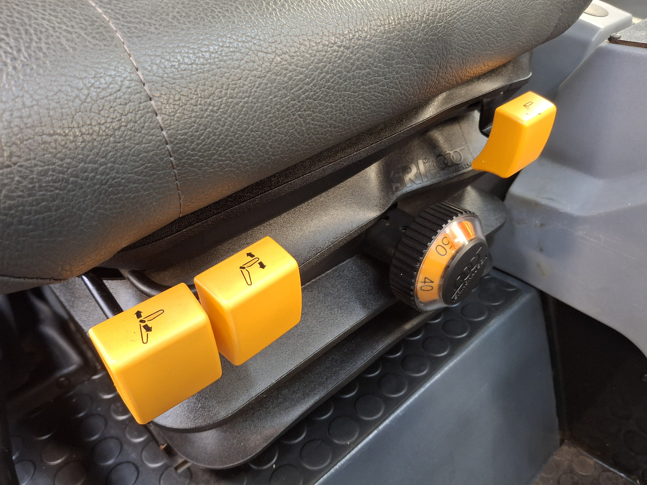 Tractor municipal Multicar Tremo X56 Kipper Wywrotka Schneepflug Winterdienst: foto 29