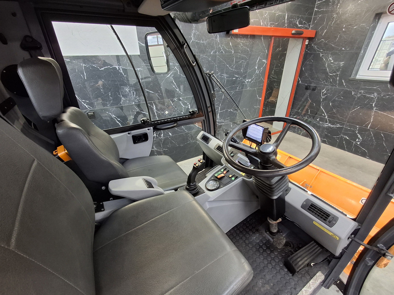 Tractor municipal Multicar Tremo X56 Kipper Wywrotka Schneepflug Winterdienst: foto 14