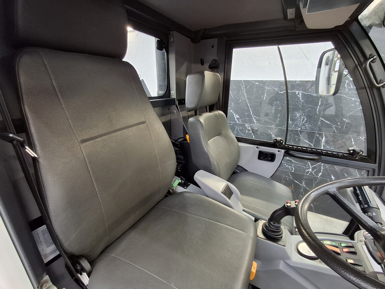 Tractor municipal Multicar Tremo X56 Kipper Wywrotka Schneepflug Winterdienst: foto 15