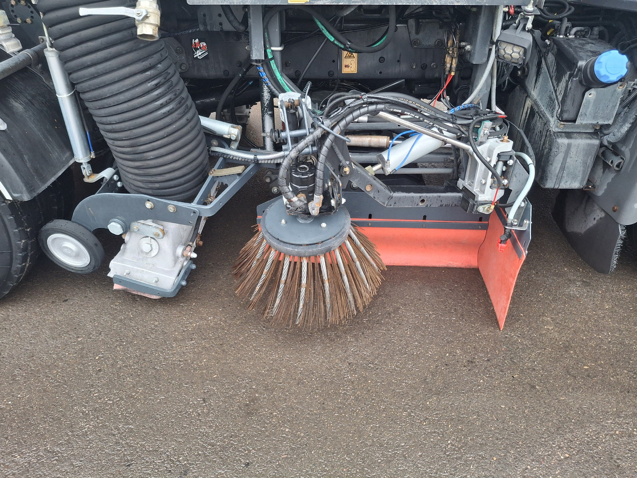 RENAULT Midlum 220 Zamiatarka Kehrmaschine Johnston 2 Motoren Szczotki L/R - Barredora vial: foto 5 RENAULT Midlum 220 Zamiatarka Kehrmaschine Johnston 2 Motoren Szczotki L/R - Barredora vial: foto 5