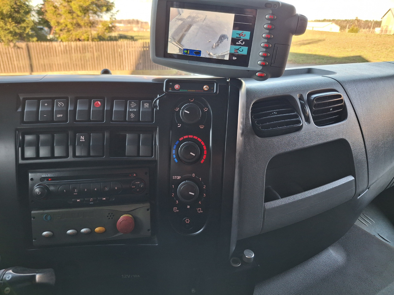 Camión de basura Renault D26 Śmieciarka Mullwagen Environnement VR5 LEV Euro 6: foto 24 Camión de basura Renault D26 Śmieciarka Mullwagen Environnement VR5 LEV Euro 6: foto 24