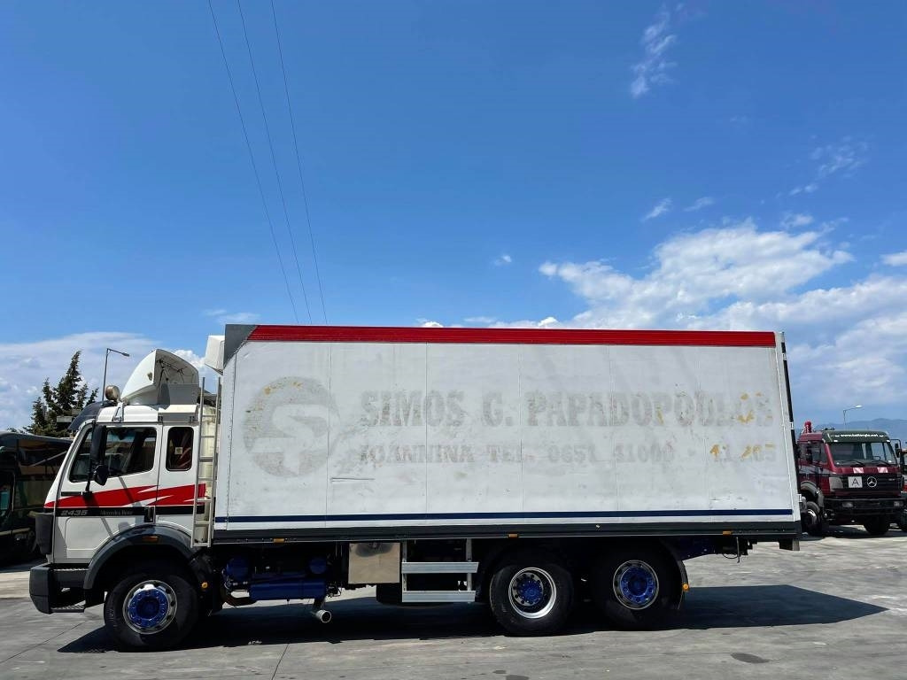 Arrendamiento de Mercedes-Benz 2435L  Mercedes-Benz 2435L: foto 9