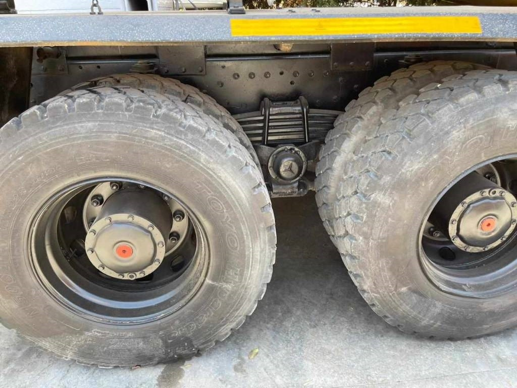 Camión hormigonera Mercedes-Benz 3229 V8 8X4: foto 8