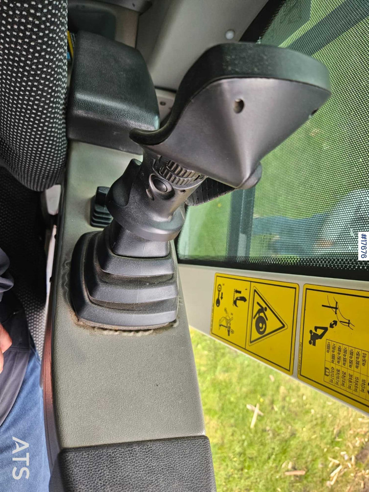 Excavadora de ruedas 2017 Schaeff TW 110: foto 16