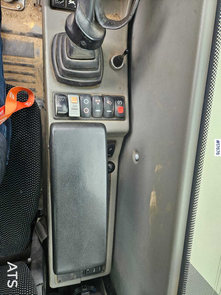 Excavadora de ruedas 2017 Schaeff TW 110: foto 15