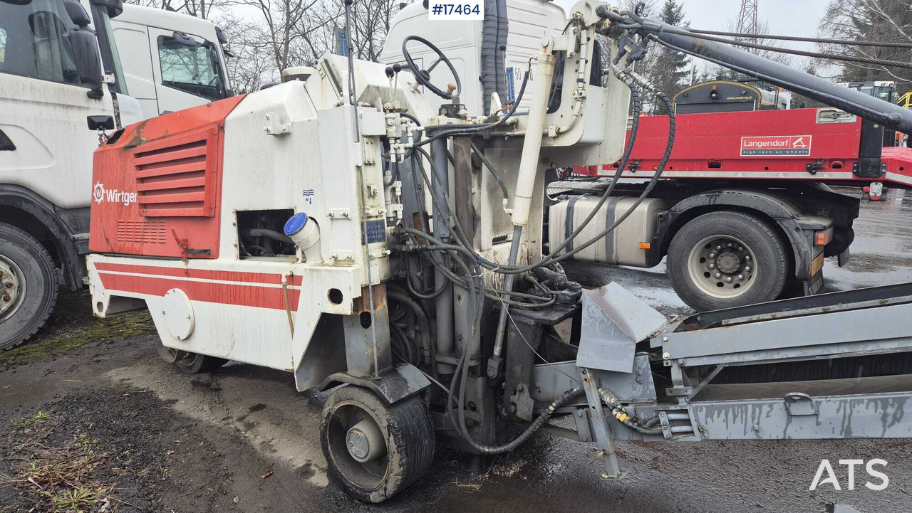 Asphalt milling machine WIRTGEN W-500 (1993) - Fresadora en frío: foto 3 Asphalt milling machine WIRTGEN W-500 (1993) - Fresadora en frío: foto 3