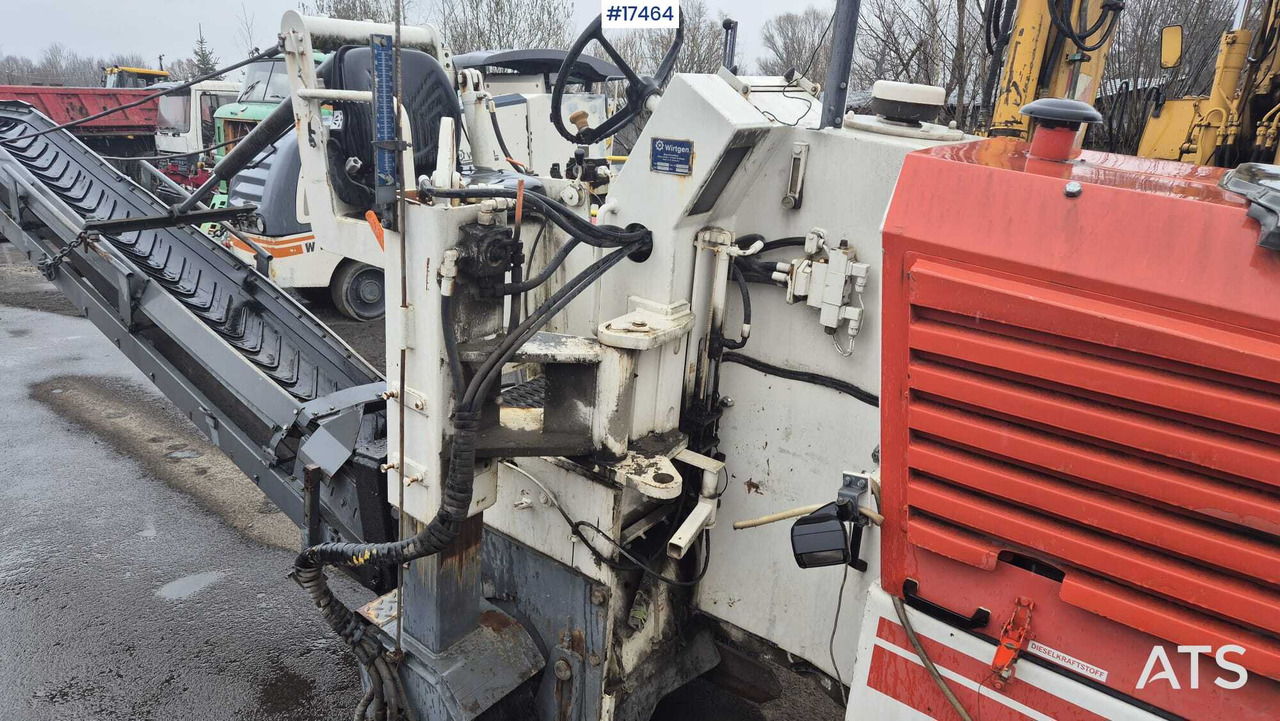 Asphalt milling machine WIRTGEN W-500 (1993) - Fresadora en frío: foto 4 Asphalt milling machine WIRTGEN W-500 (1993) - Fresadora en frío: foto 4