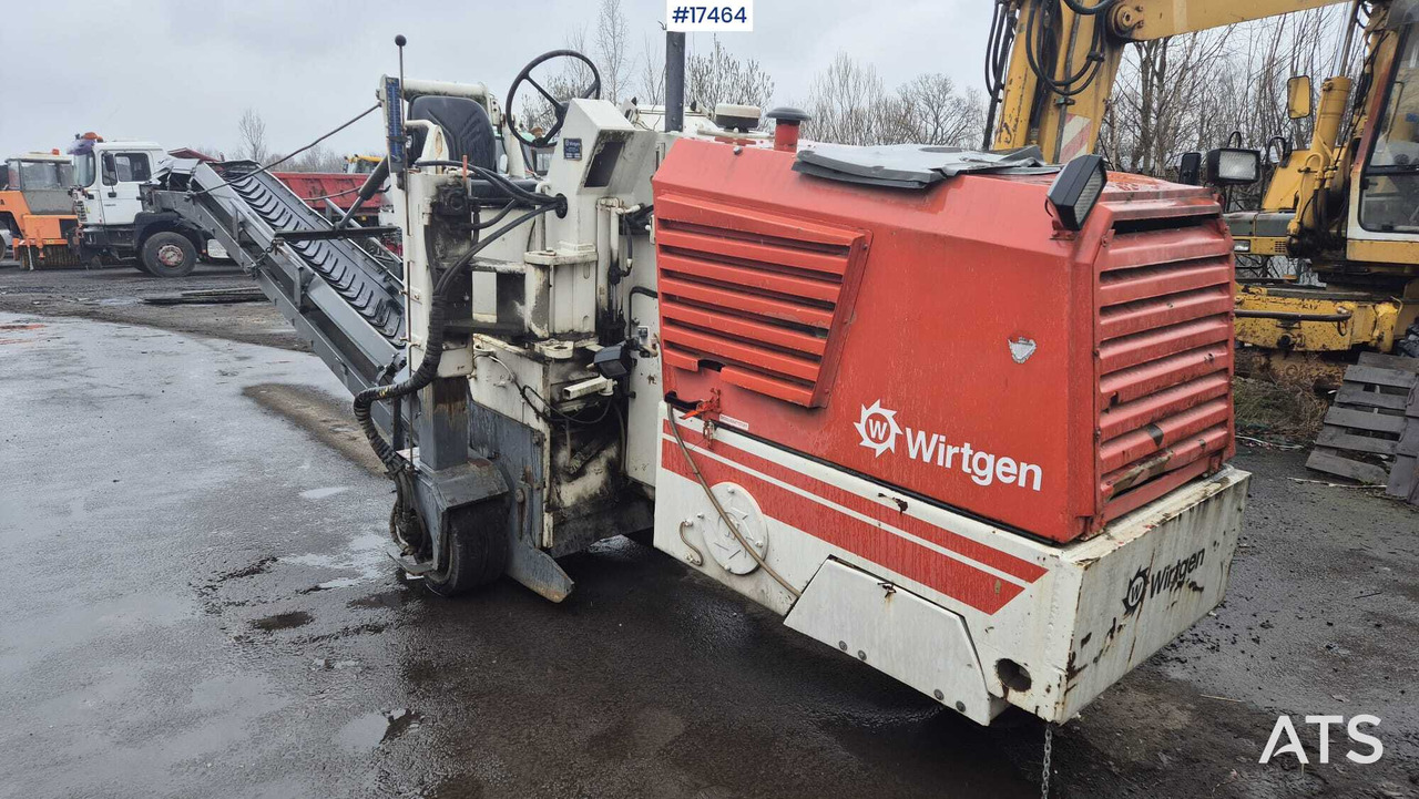 Asphalt milling machine WIRTGEN W-500 (1993) - Fresadora en frío: foto 1 Asphalt milling machine WIRTGEN W-500 (1993) - Fresadora en frío: foto 1