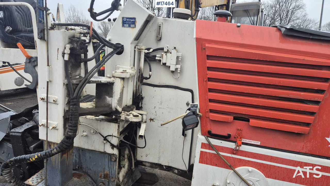 Asphalt milling machine WIRTGEN W-500 (1993) - Fresadora en frío: foto 2 Asphalt milling machine WIRTGEN W-500 (1993) - Fresadora en frío: foto 2