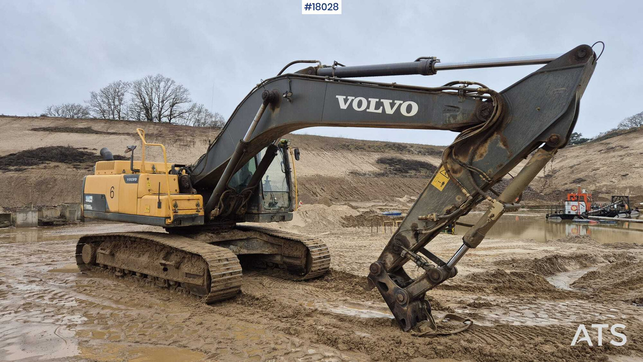 VOLVO EC 300D NL crawler excavator (2014) - Excavadora de cadenas: foto 3 VOLVO EC 300D NL crawler excavator (2014) - Excavadora de cadenas: foto 3